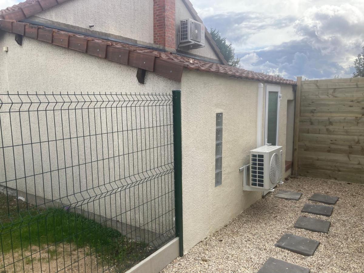 Maisonnette Neuve Avec Jardin Privatif Saran Luaran gambar